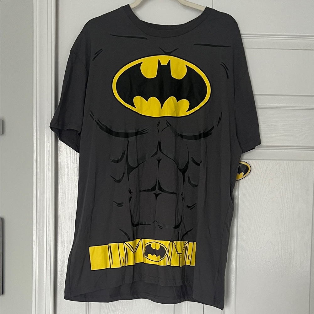 Bioworld Dark Gray and Yellow Batman Tee with Removable Cape